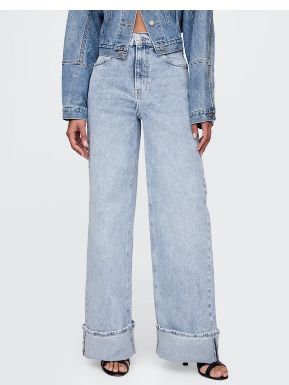 GAP High Rise Stride Cuffed Wide-Leg Jeans NWT NEW Size 4 / 27 Light Indigo Wash